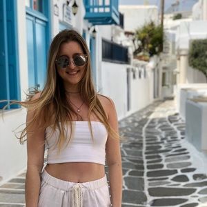 Meet your Posher, Abby